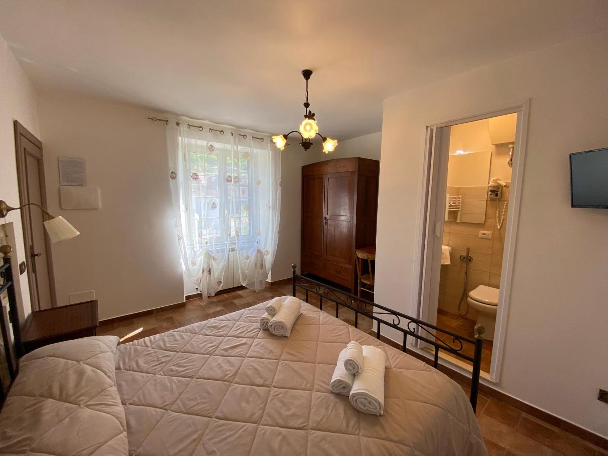 La Casa Di Nonna Tella Bed & Breakfast Lenola ภายนอก รูปภาพ