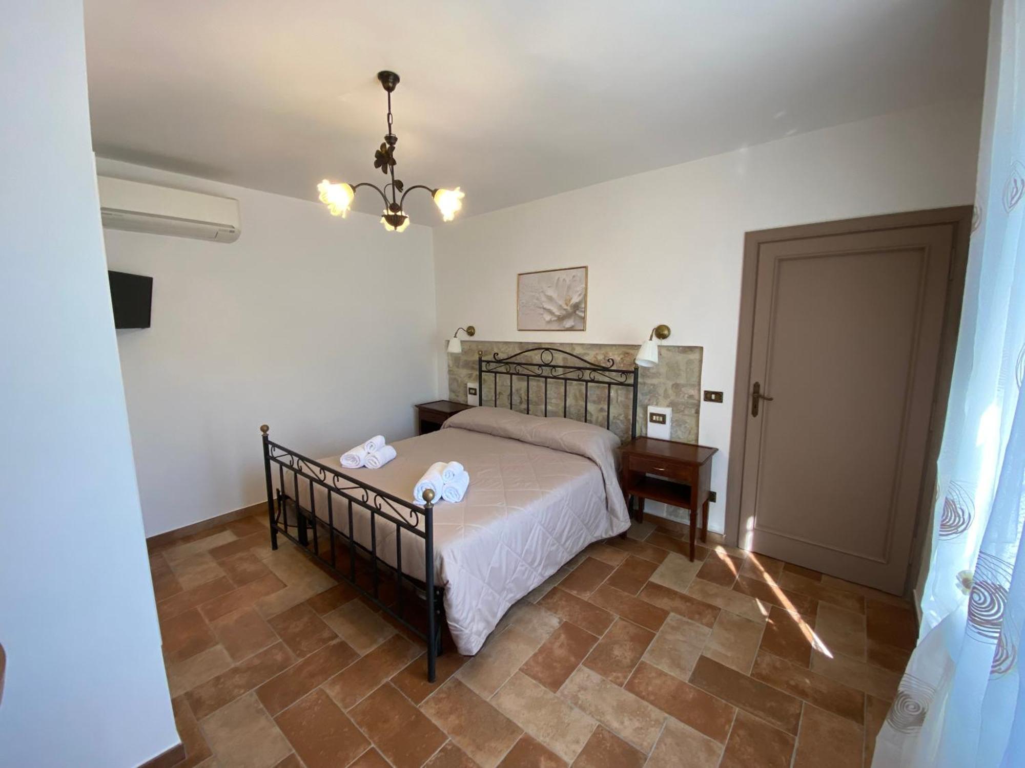 La Casa Di Nonna Tella Bed & Breakfast Lenola ภายนอก รูปภาพ
