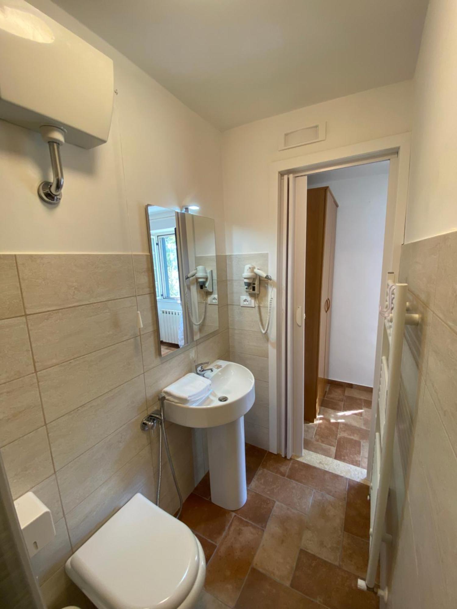 La Casa Di Nonna Tella Bed & Breakfast Lenola ภายนอก รูปภาพ