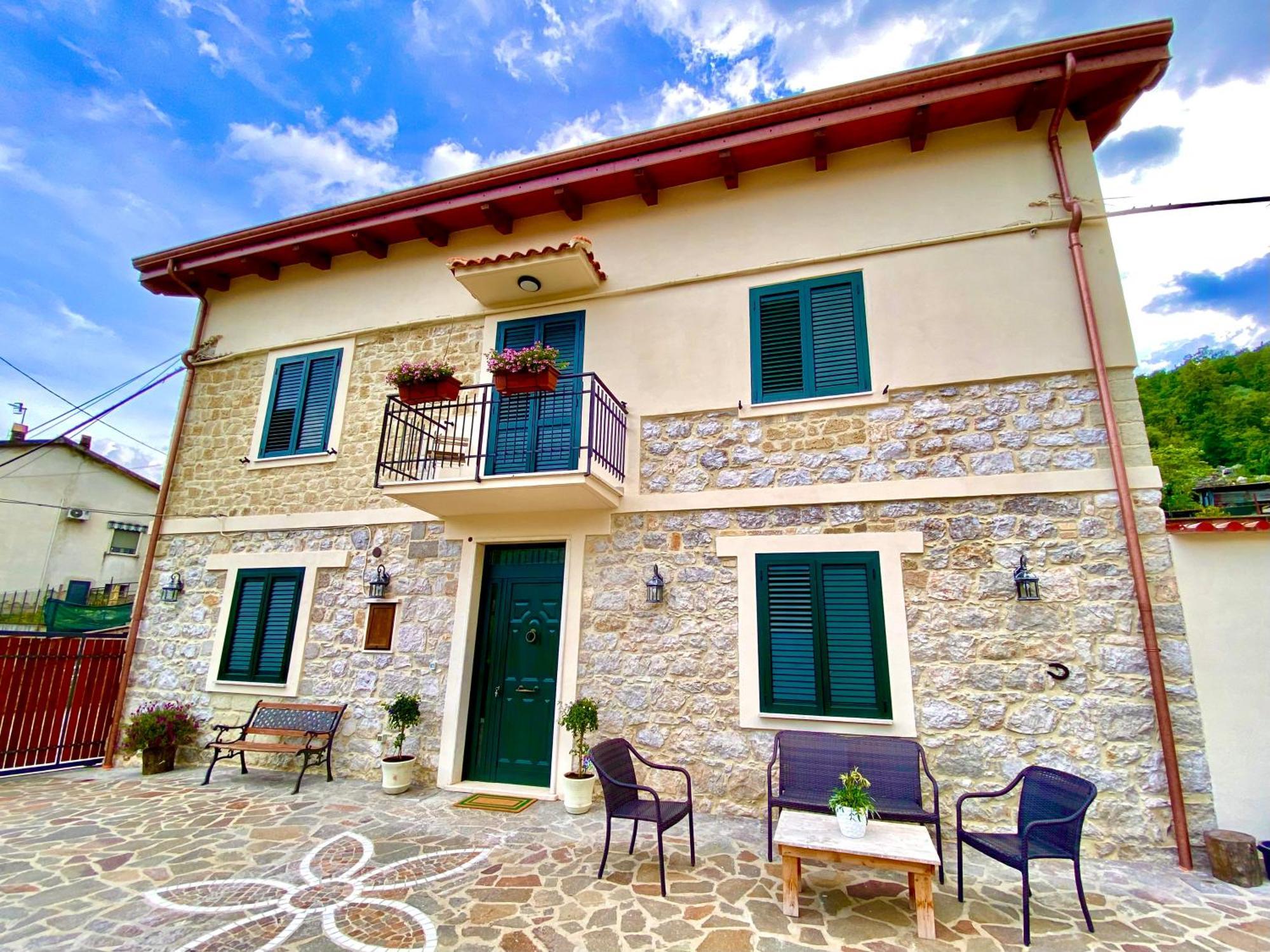 La Casa Di Nonna Tella Bed & Breakfast Lenola ภายนอก รูปภาพ